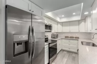 Photo #6: 6806479 Listing