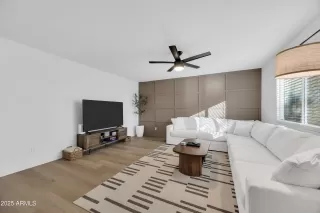 Photo #3: 6806503 Listing 