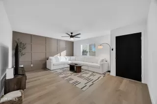 Photo #4: 6806503 Listing 