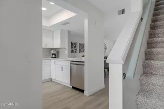 Photo #4: 6806597 Listing