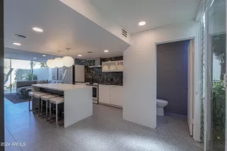 Photo #5: 6806776 Listing 