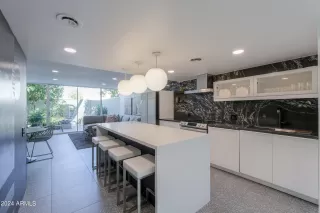 Photo #6: 6806776 Listing 