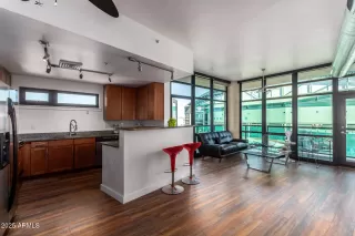 Photo #2: 6806839 Listing 