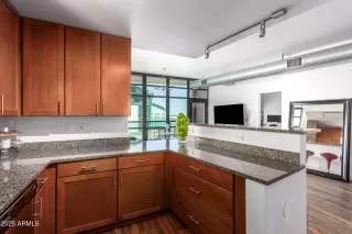 Photo #5: 6806839 Listing 