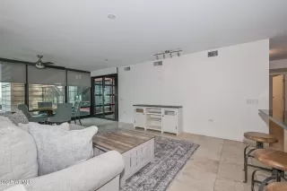 Photo #4: 6806912 Listing