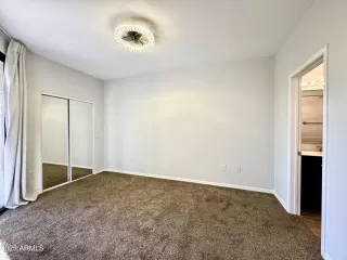 Photo #5: 6806933 Listing 