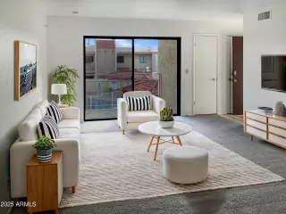 Photo #1: 6806988 Listing