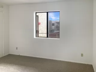 Photo #4: 6806988 Listing