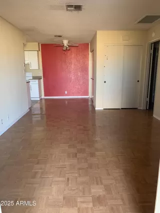 Photo #5: 6806989 Listing