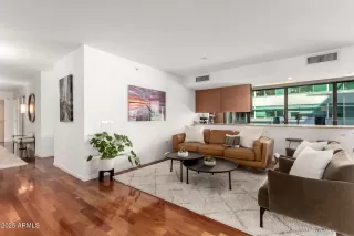 Photo #1: 6807189 Listing 