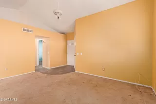 Photo #5: 6807292 Listing 