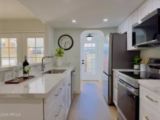 Photo #5: 6807346 Listing 