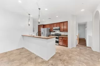 Photo #6: 6807597 Listing