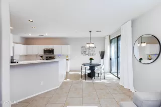 Photo #5: 6807772 Listing 