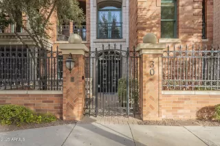 More Details about MLS # 6807850 : 30 W PALM LANE