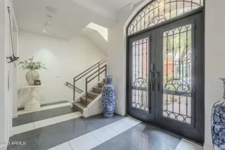 Photo #6: 6807850 Listing