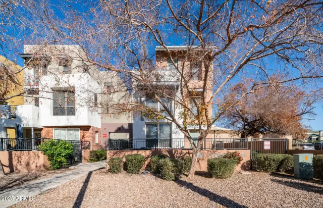 MLS: 6807872 Condo For Sale