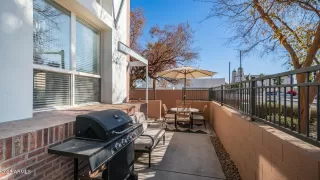 Photo #5: 6807872 Listing