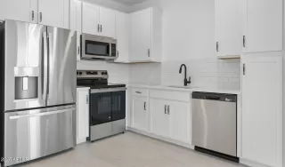 Photo #4: 6807881 Listing