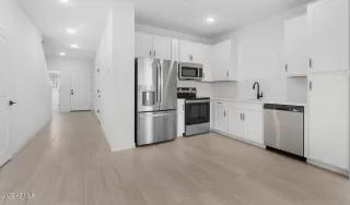 Photo #5: 6807881 Listing