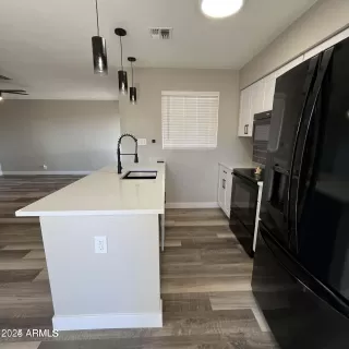 Photo #6: 6807916 Listing 