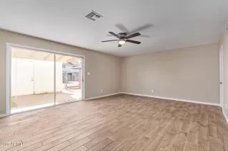 Photo #4: 6807971 Listing