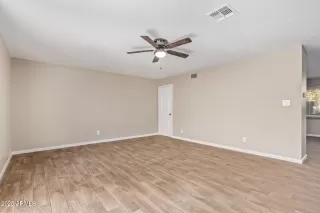 Photo #6: 6807971 Listing