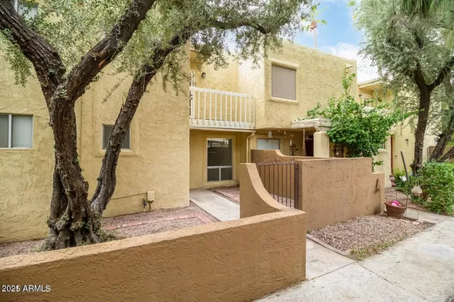 MLS: 6808085 Condo For Sale