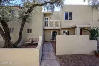 Photo #4: 6808085 Listing 