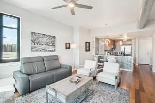 Photo #3: 6808093 Listing 