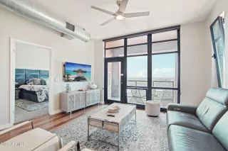 Photo #4: 6808093 Listing 