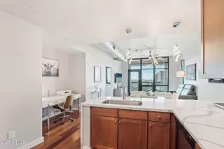 Photo #5: 6808093 Listing 