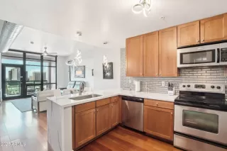 Photo #6: 6808093 Listing 