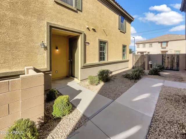 MLS: 6808254 Condo For Sale