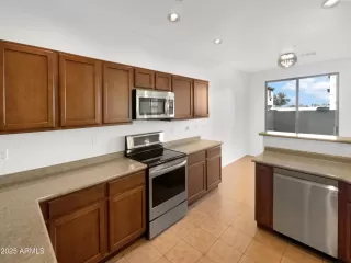 Photo #5: 6808254 Listing