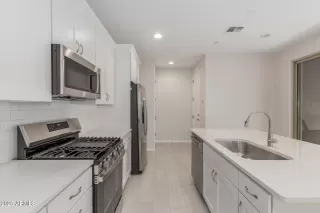 Photo #2: 6808380 Listing 