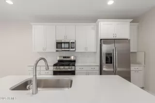 Photo #3: 6808380 Listing 