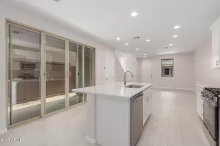 Photo #5: 6808380 Listing 