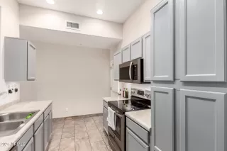 Photo #3: 6808396 Listing