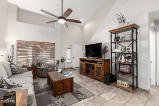 Photo #4: 6808396 Listing