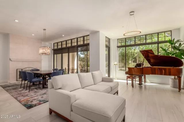 MLS: 6808436 Condo For Sale