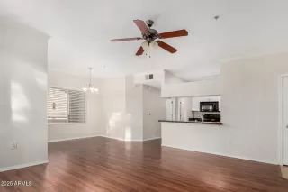 Photo #5: 6808594 Listing