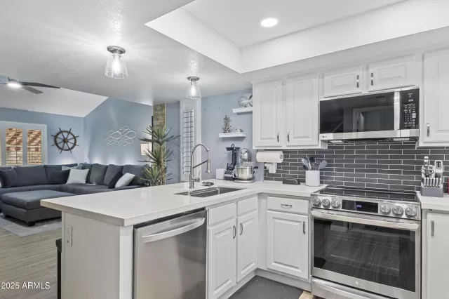 MLS: 6808883 Condo For Sale