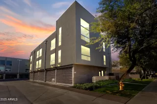 More Details about MLS # 6808950 : 727 E PORTLAND STREET#23