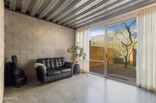 Photo #6: 6808950 Listing 