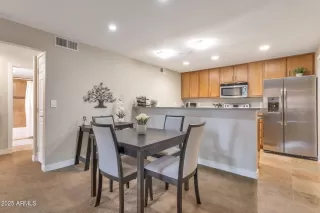 Photo #2: 6809142 Listing