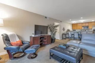 Photo #3: 6809142 Listing