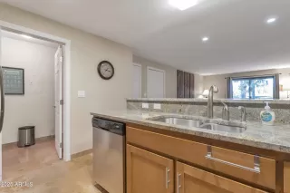 Photo #6: 6809142 Listing