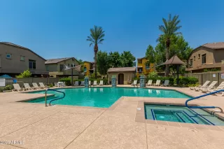 Photo #5: 6809292 Listing