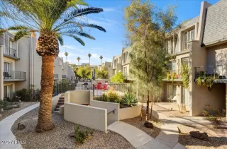 More Details about MLS # 6809318 : 1006 E OSBORN ROAD#C